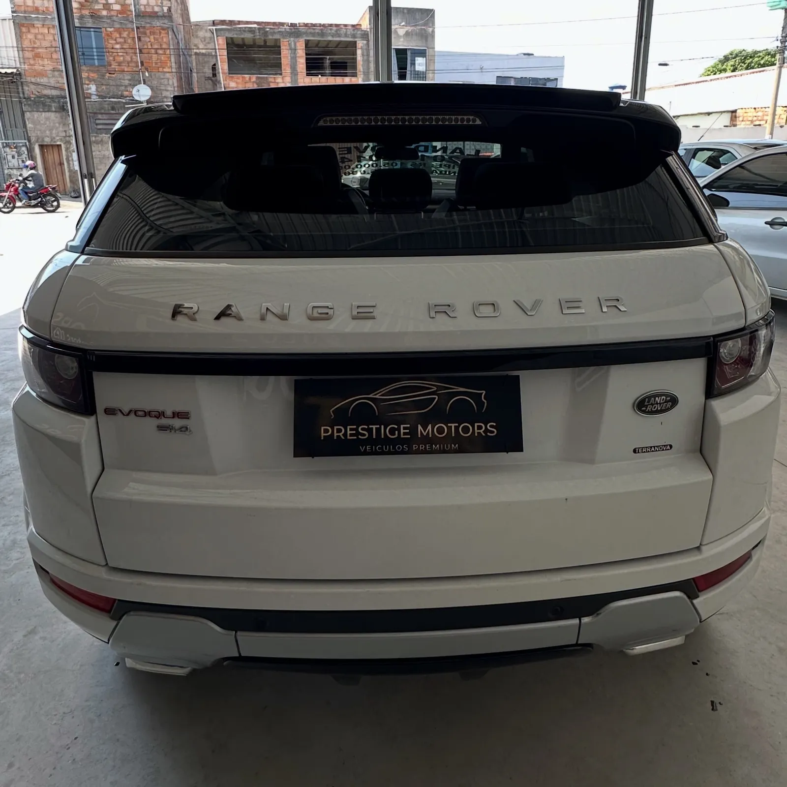 Land Rover Range Rover Evoque Pure Tech 2.0 Aut. 5p 2014 — foto 4