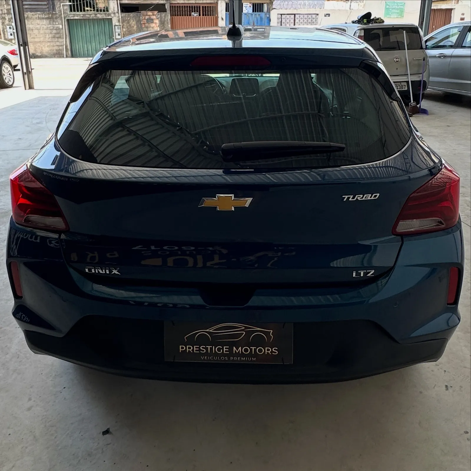 Chevrolet Onix Hatch LTZ 1.0 12V TB Flex 5p Aut. 2024 — foto 4